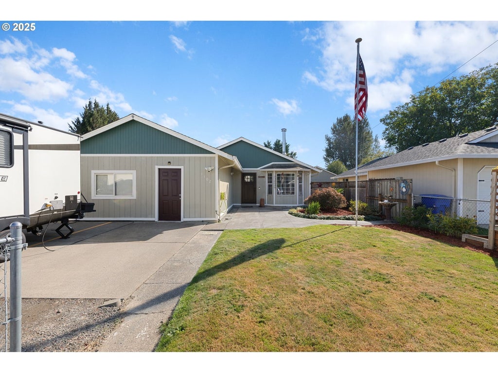 1102 S 11th Ave, Kelso