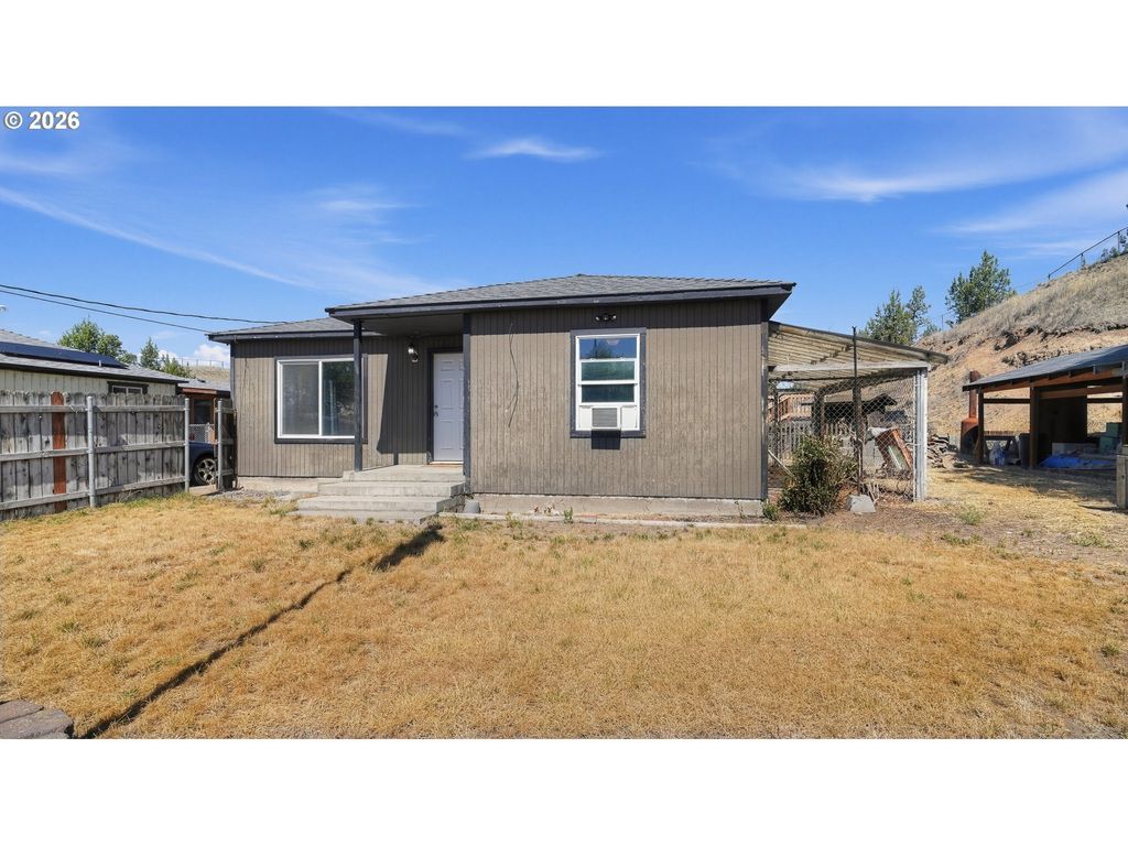 2001 Ne Laughlin Rd, Prineville