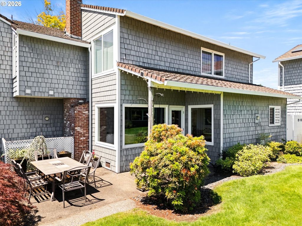 530 N Hayden Bay Dr, Portland