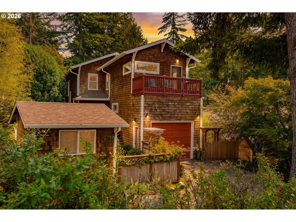 850 Knobcone St, Manzanita