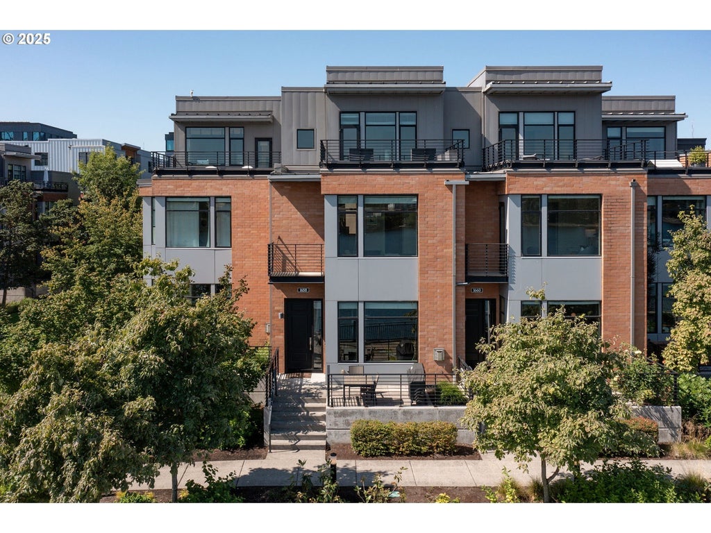 1658 Nw Riverscape St, Portland