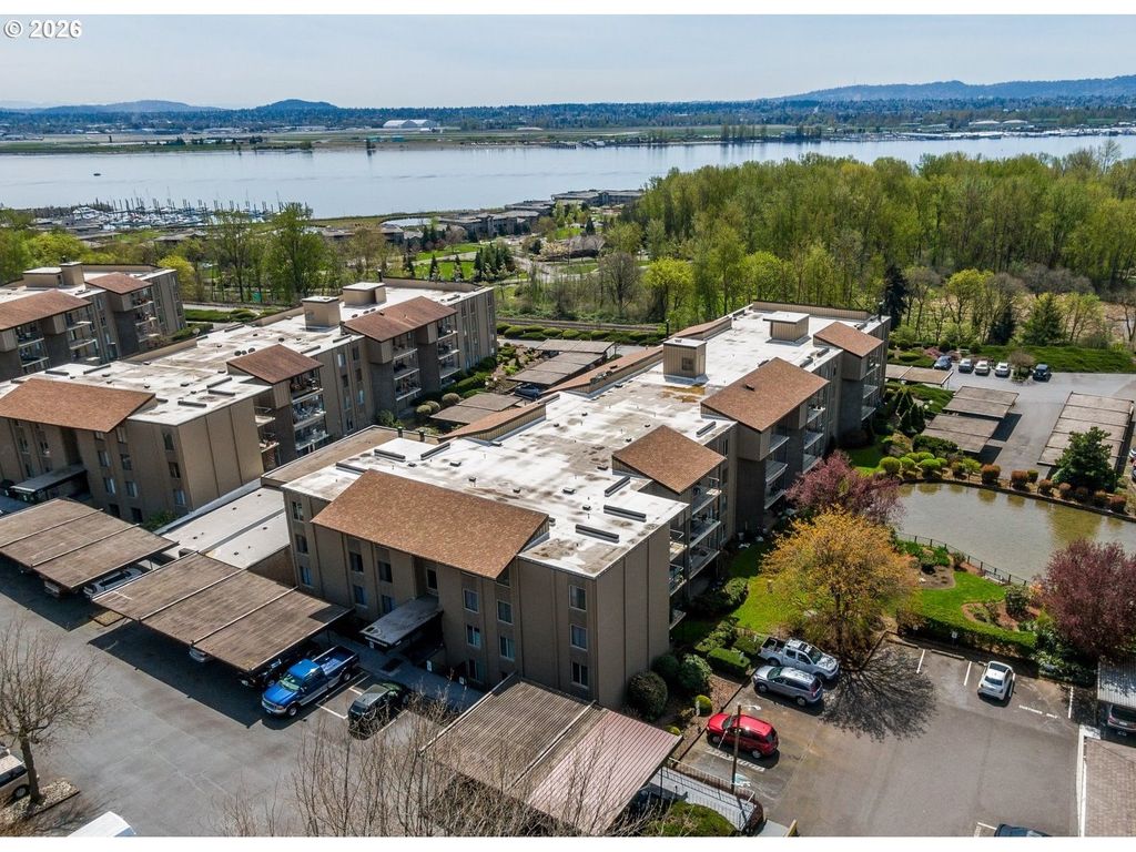 5565 E Evergreen Blvd 3303, Vancouver