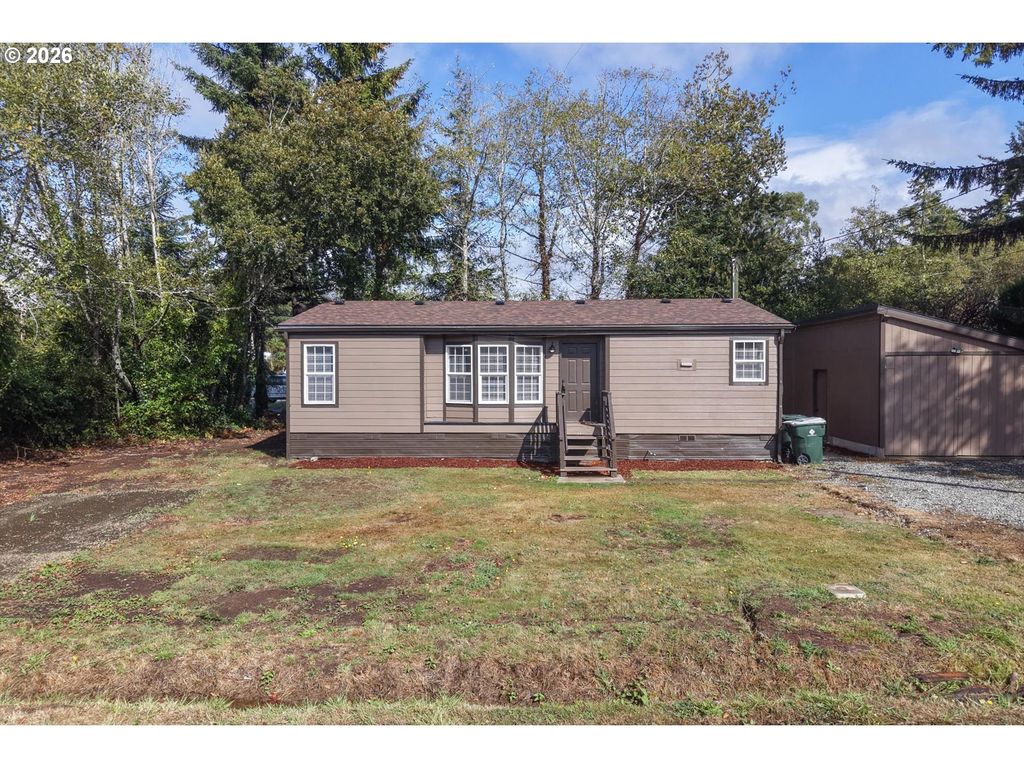 63583 Grand Rd, Coos Bay