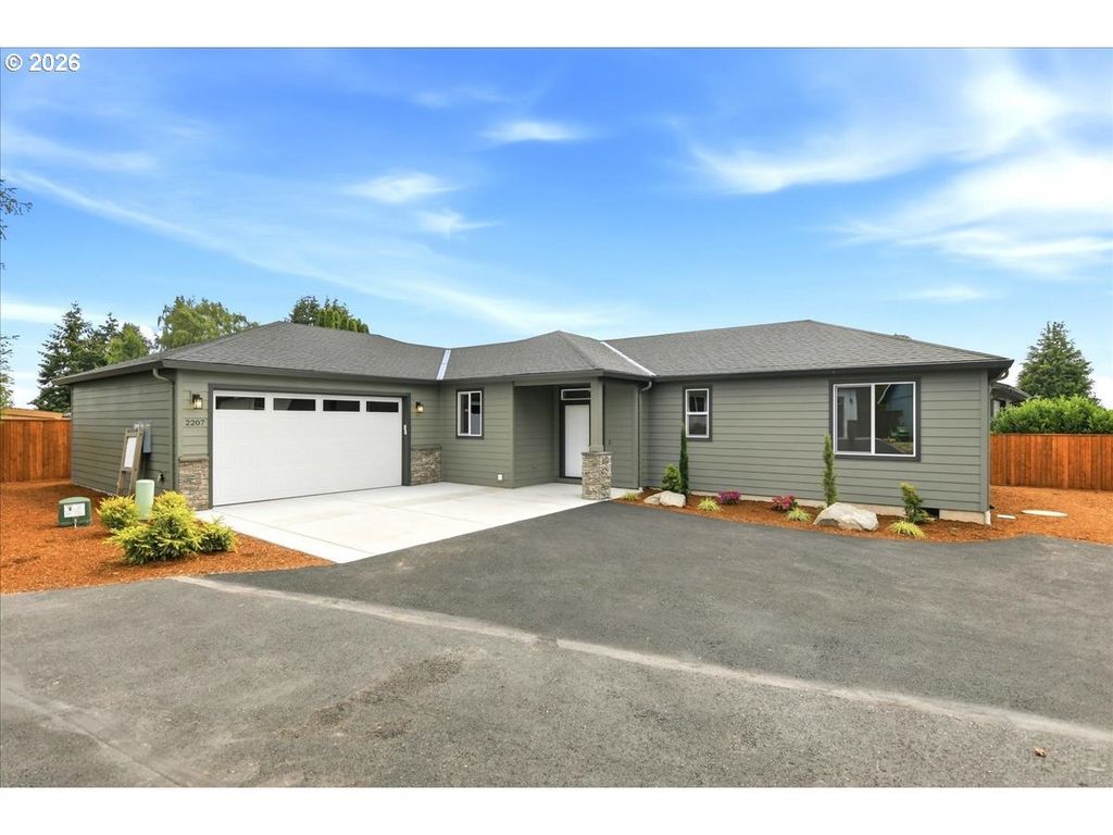2207 Nw 69th St, Vancouver