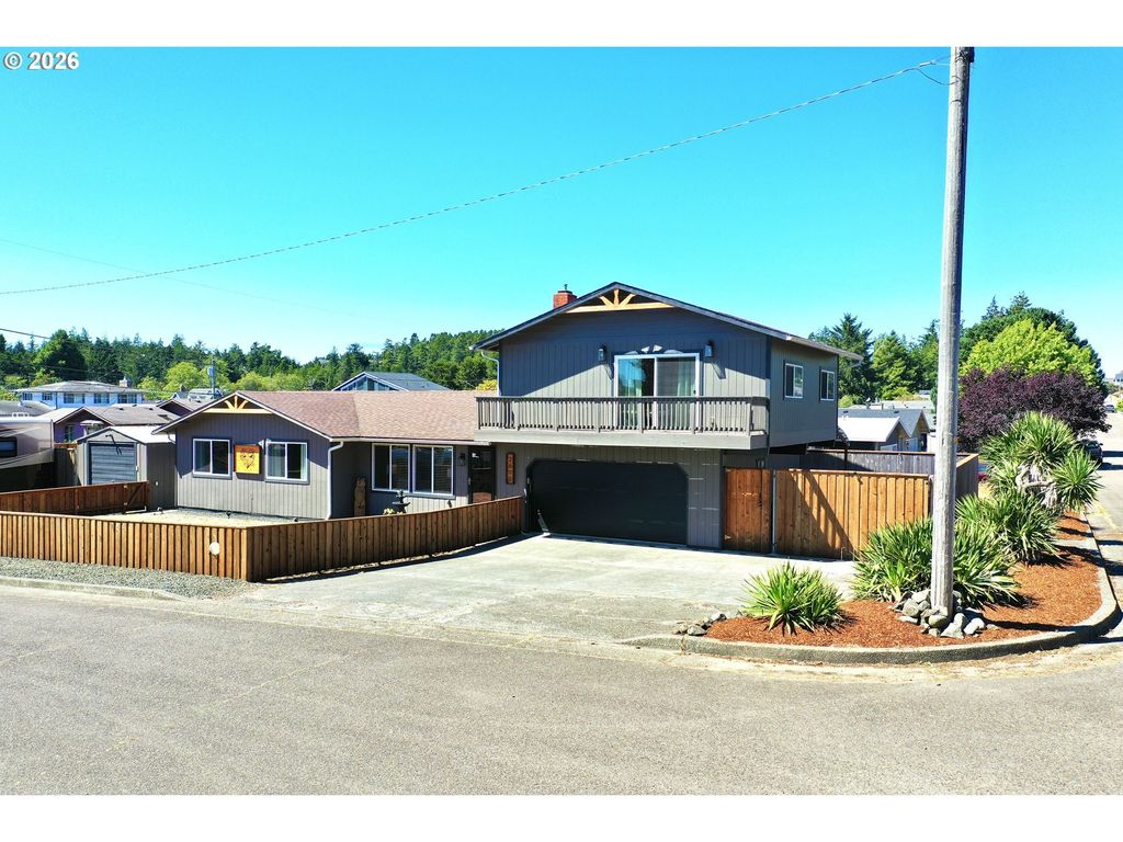 2600 15th St, North Bend