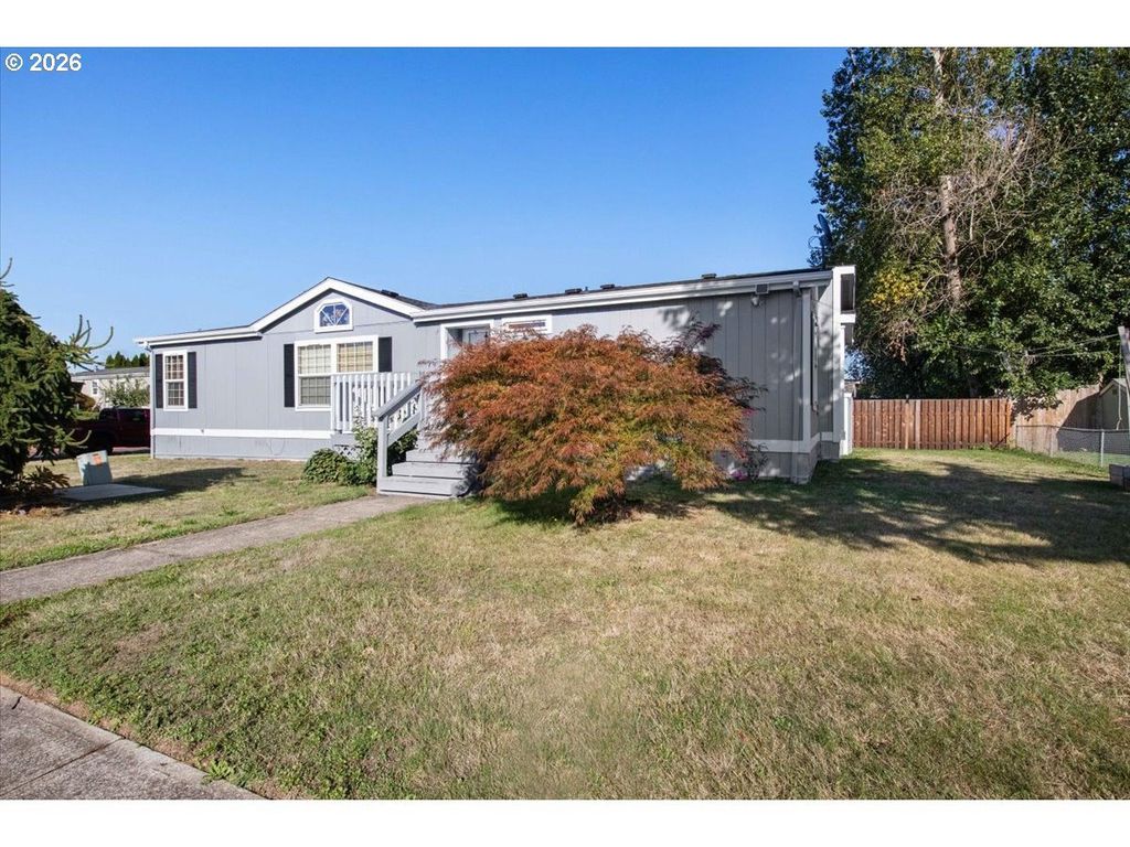 786 Hoffman Rd, Salem