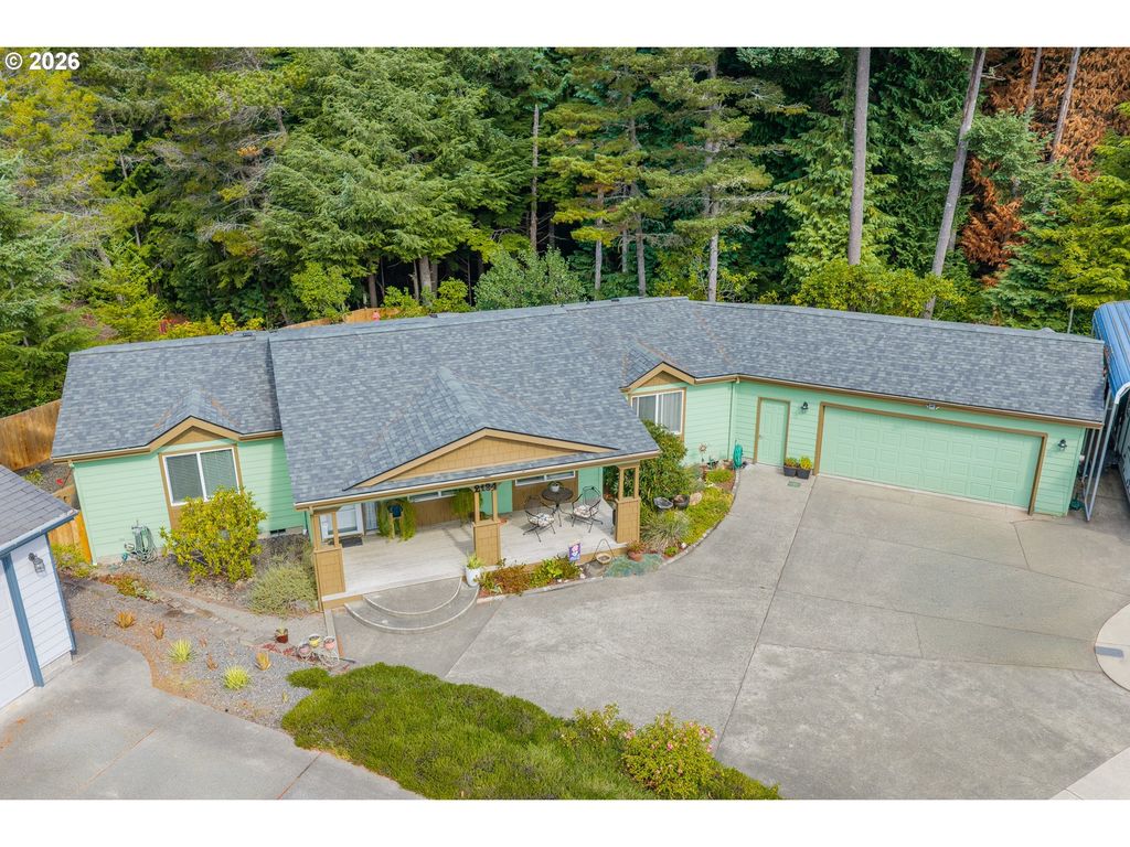 2134 Lynne Dr, North Bend