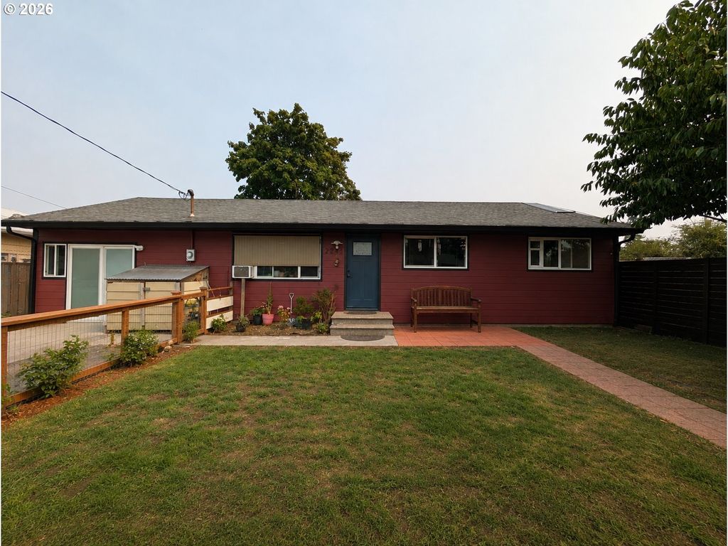2203 Sheridan Dr, Vancouver