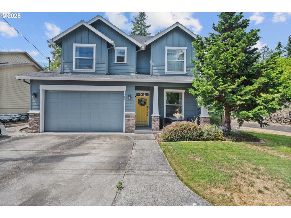 780 E Kenmore St, Gladstone