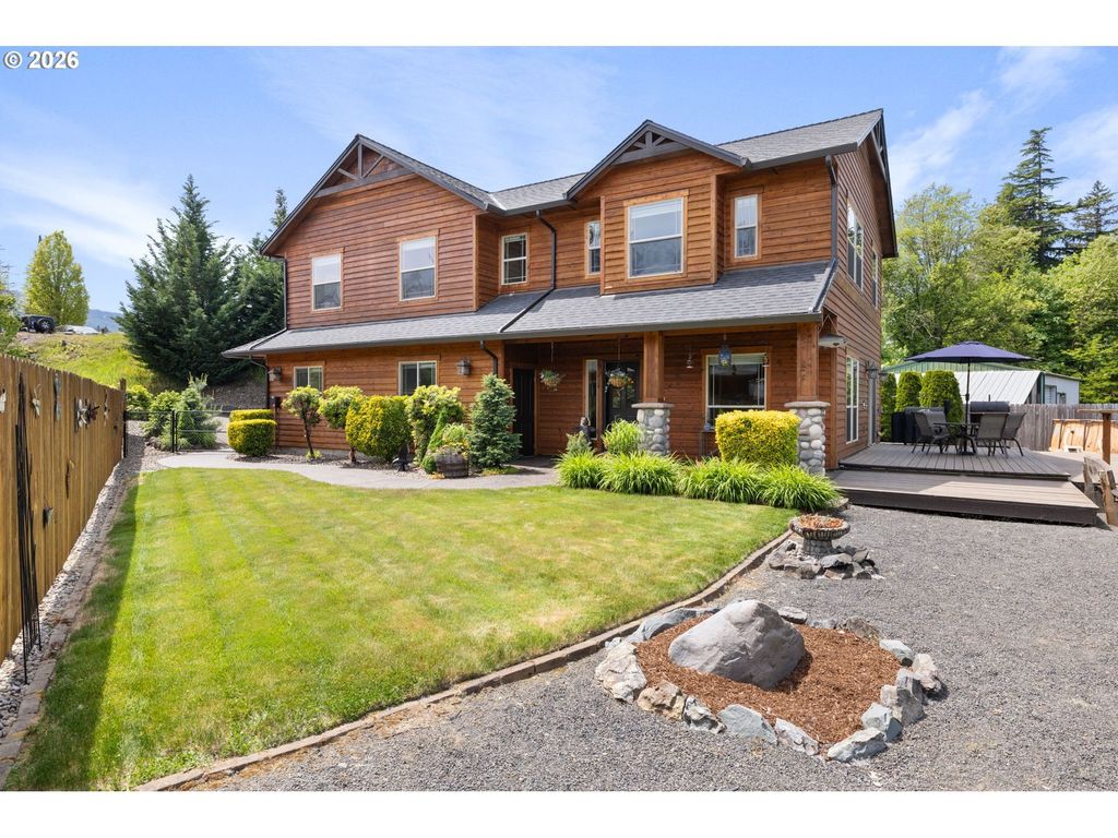 210 Se Whitten Rd, Mill City