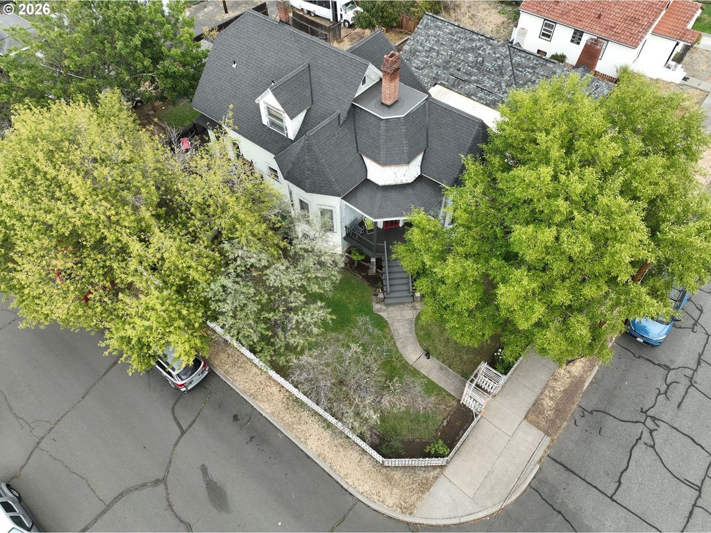 1103 E 11th St, The Dalles