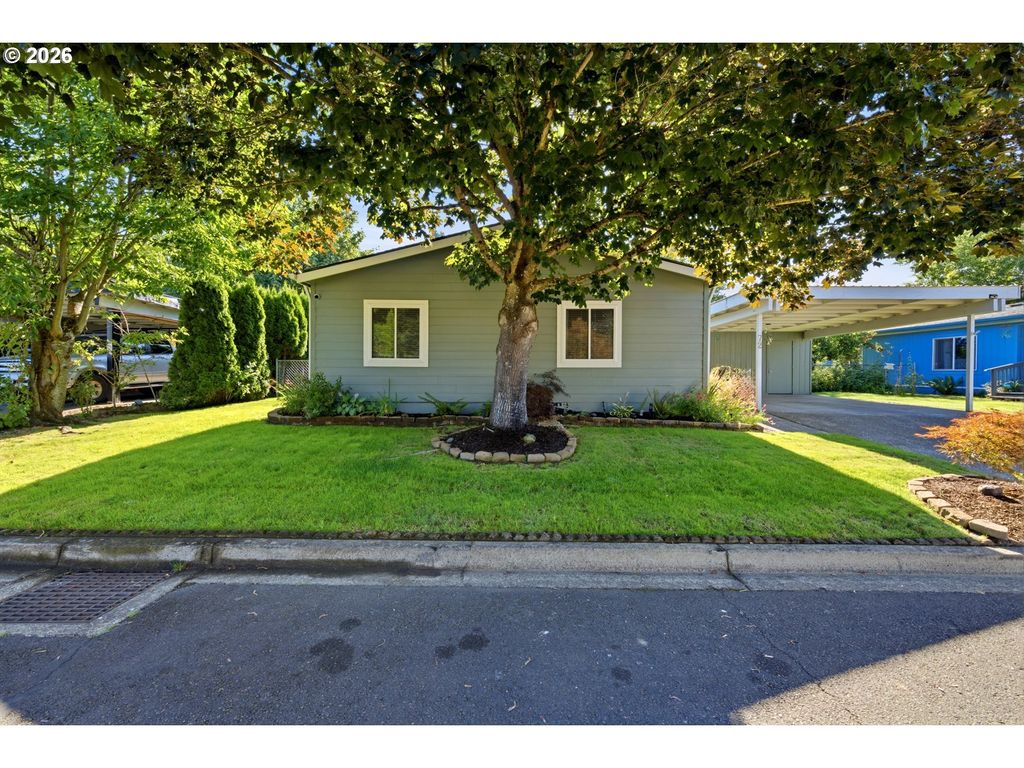 655 Ne Burnett Rd 72, McMinnville