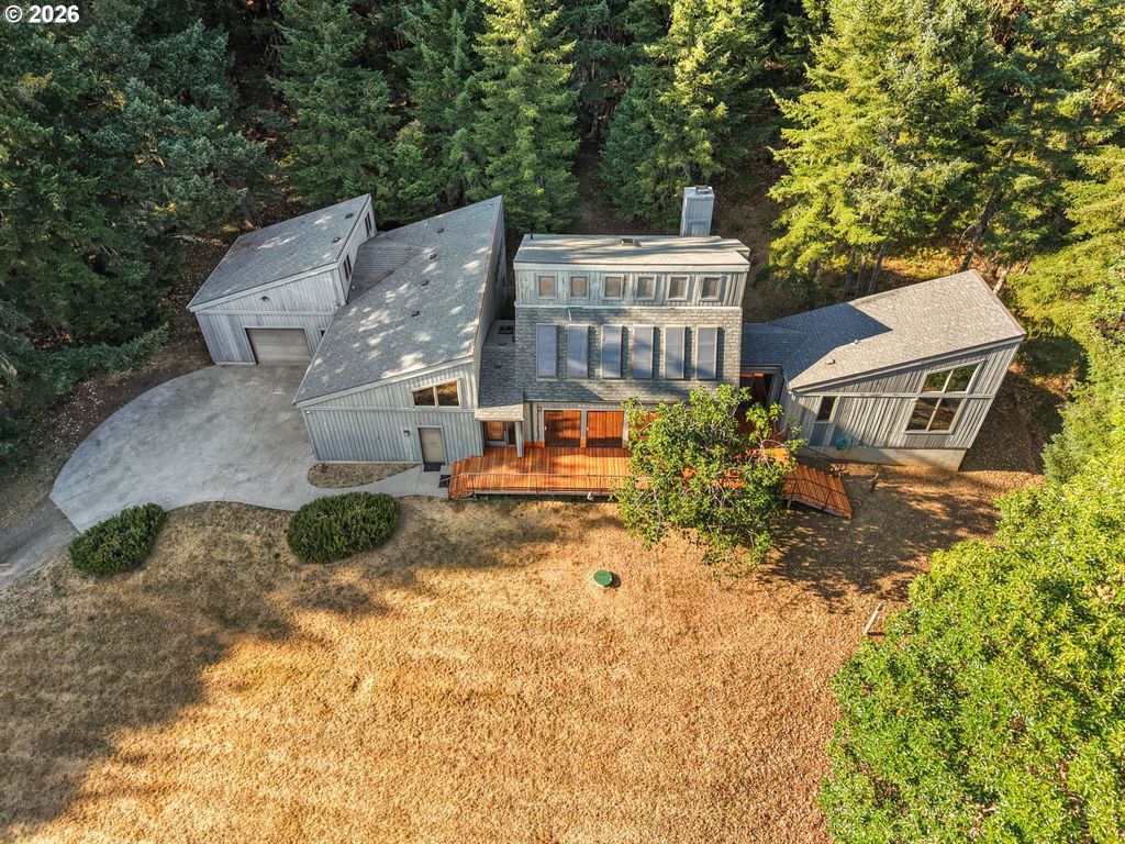978 Wildflower Ln, Oakland
