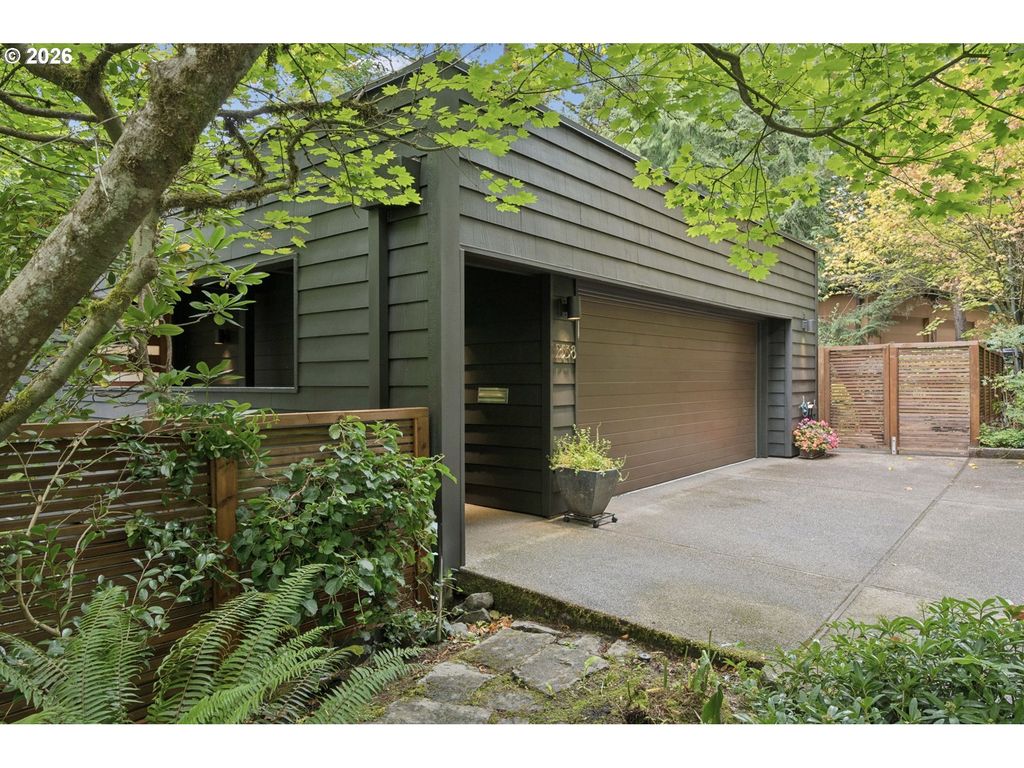 2538 Sw Sherwood Dr, Portland