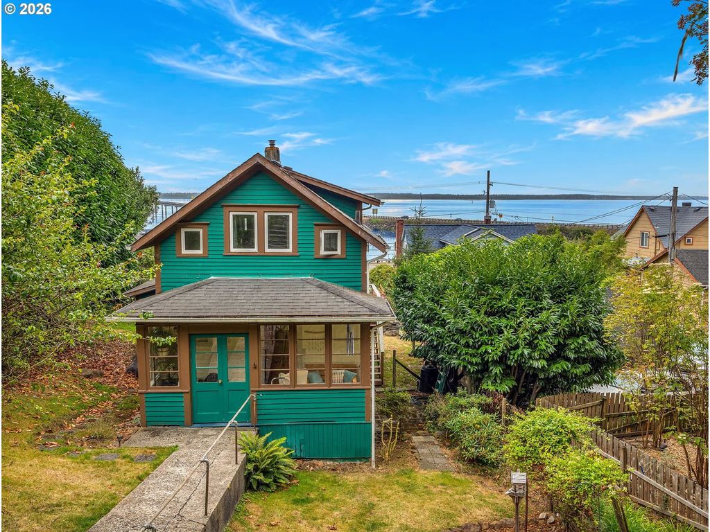 608 Florence Ave, Astoria