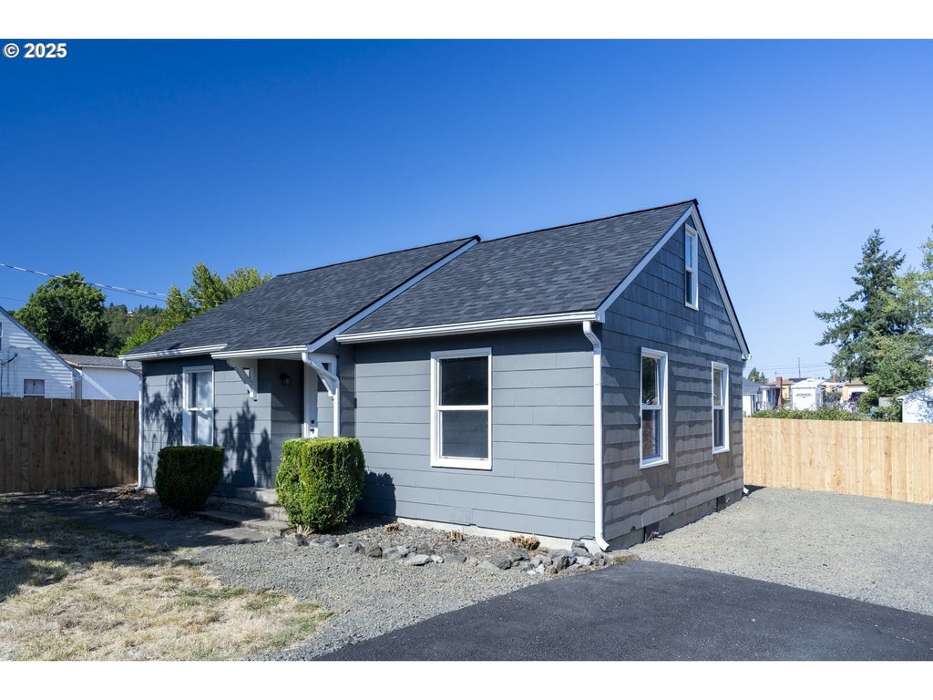 137 Ne Flagg St, Roseburg