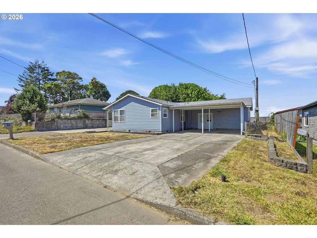 384 N Marple St, Coos Bay