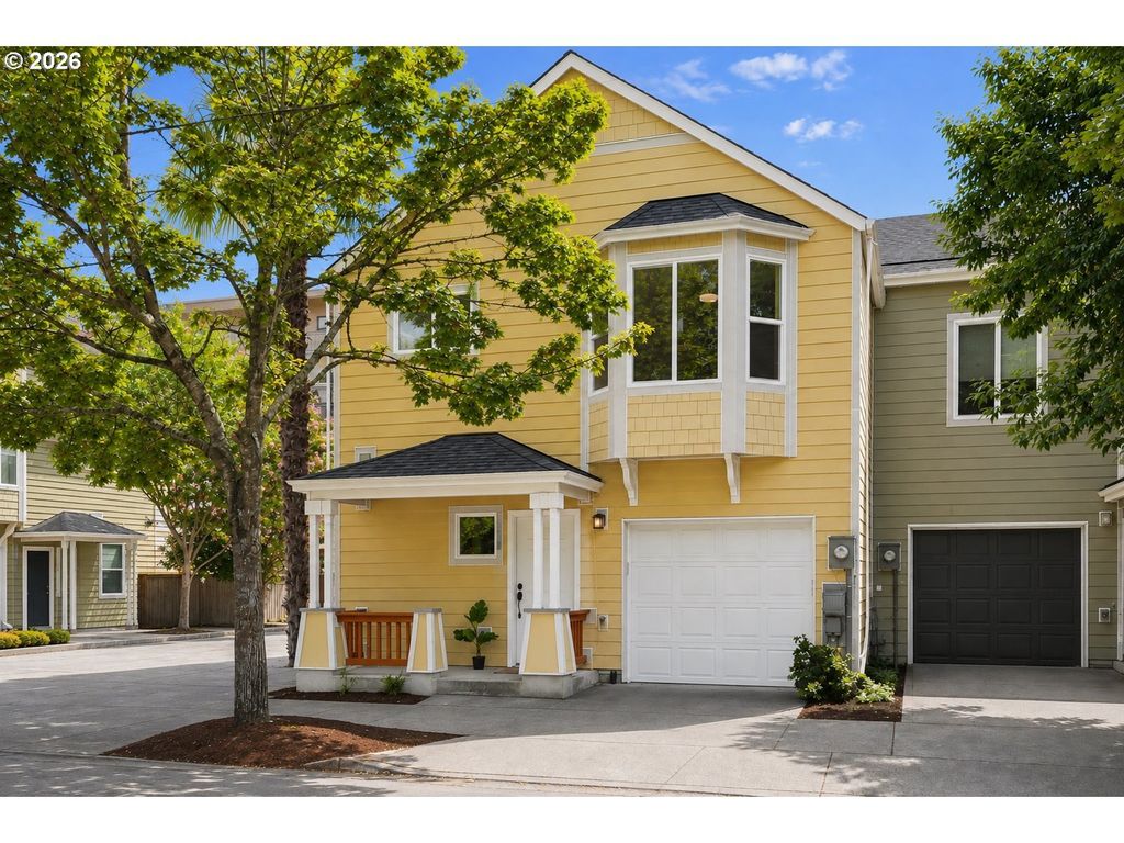 550 Ne Knott St, Portland