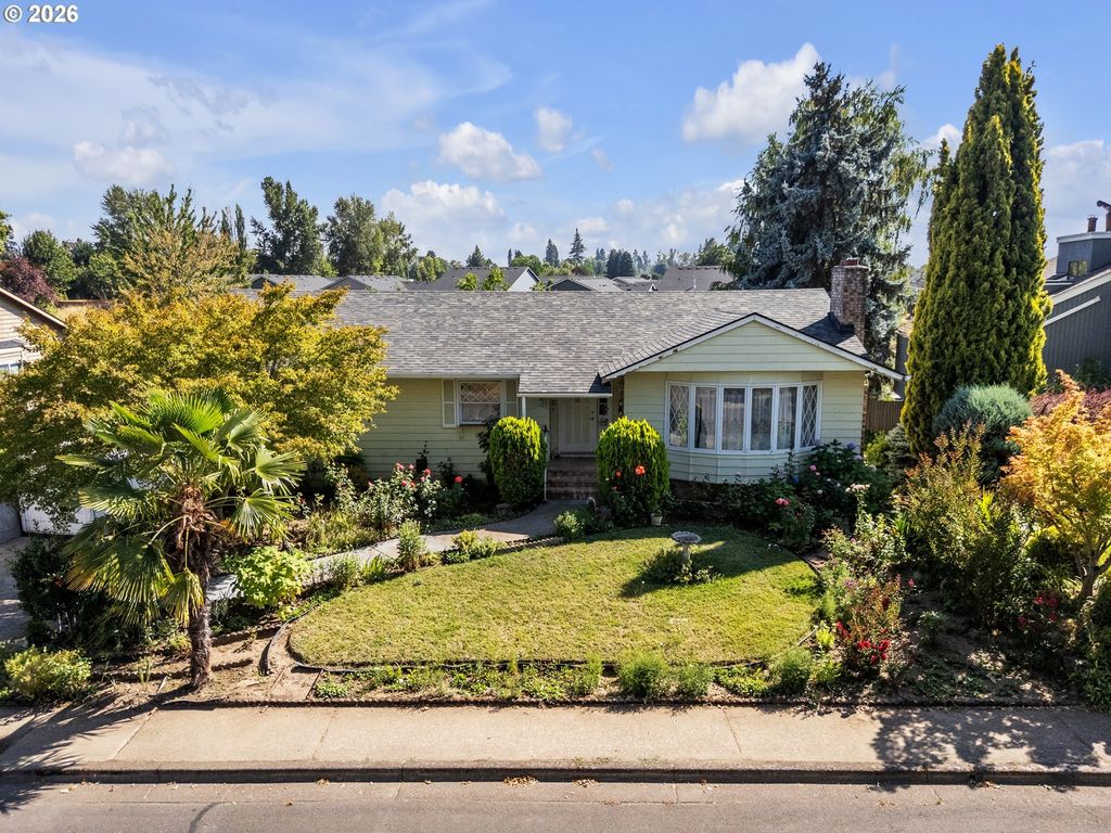 670 Smith Dr, Woodburn
