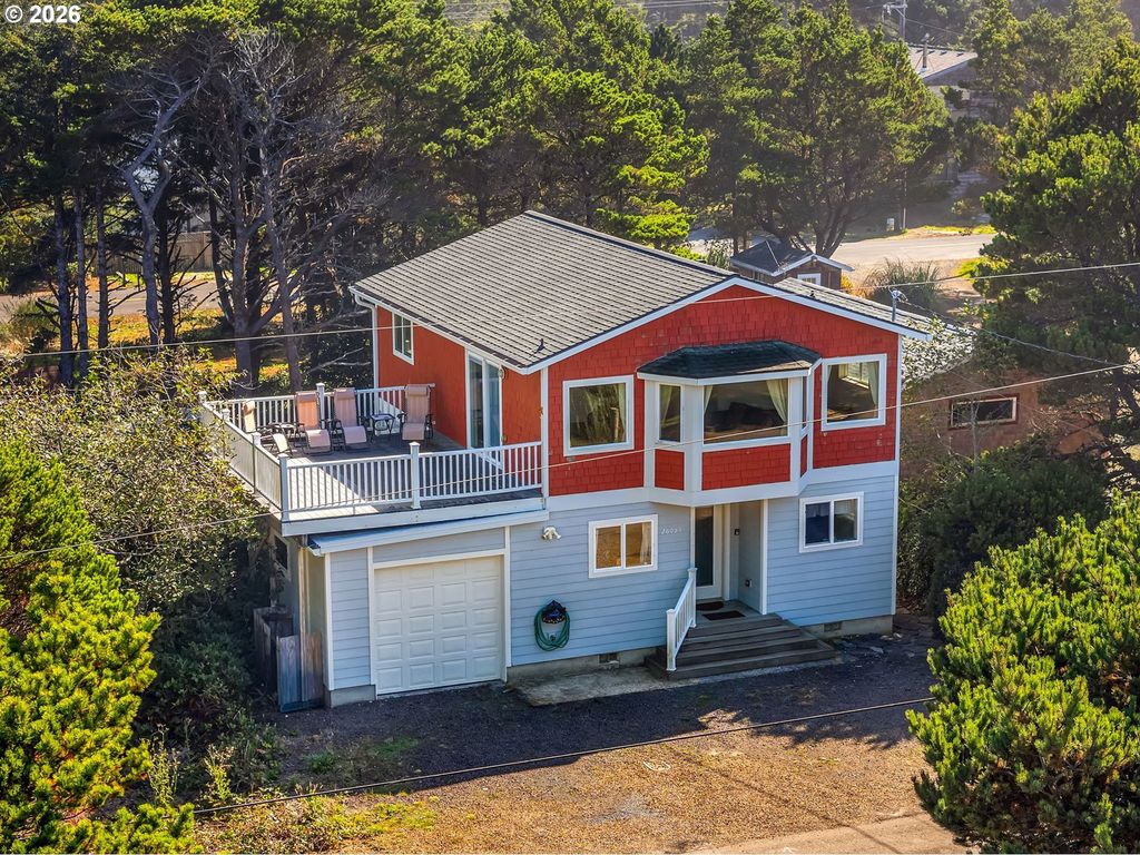 26035 Beach Dr, Rockaway Beach