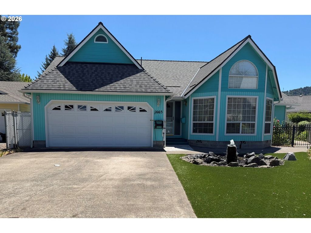 1665 Nw Jennifer Ct, Roseburg