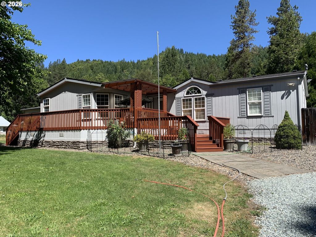22282 Tiller Trail Hwy, Days Creek