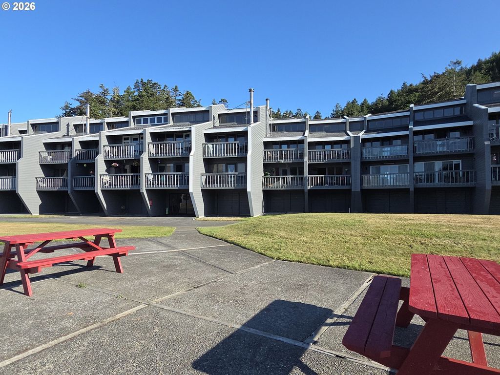 94304 Wedderburn Loop 414, Gold Beach