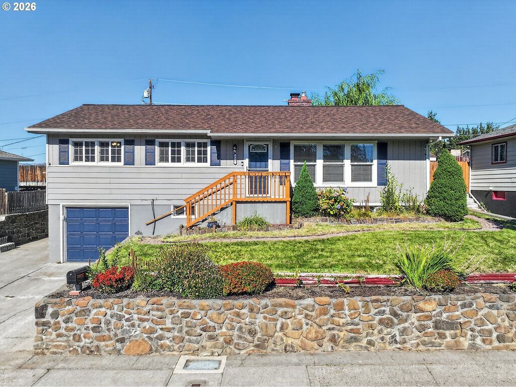 727 E 20th St, The Dalles
