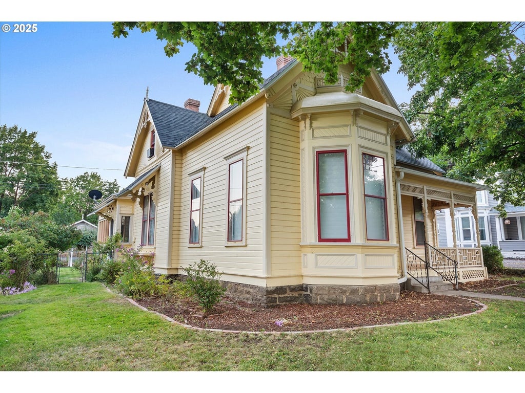 806 Main Ave, La Grande