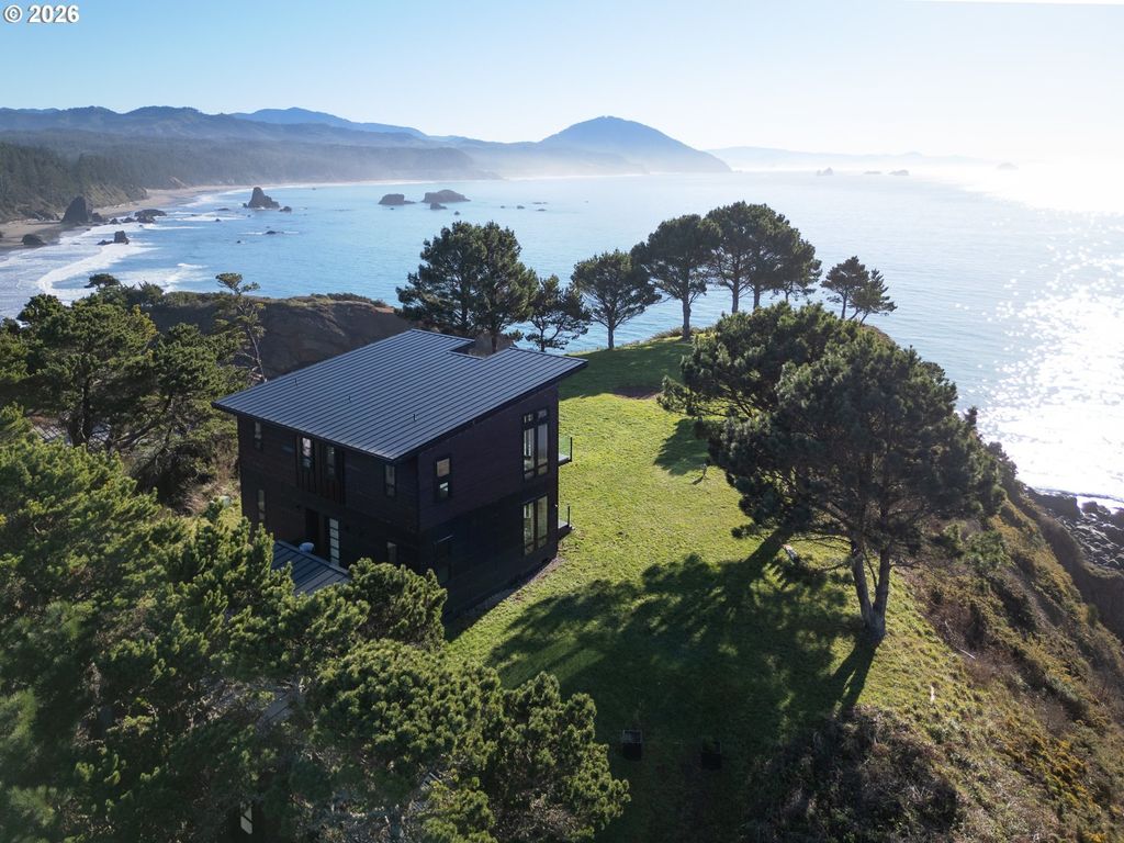 409 Jackson Street, Port Orford