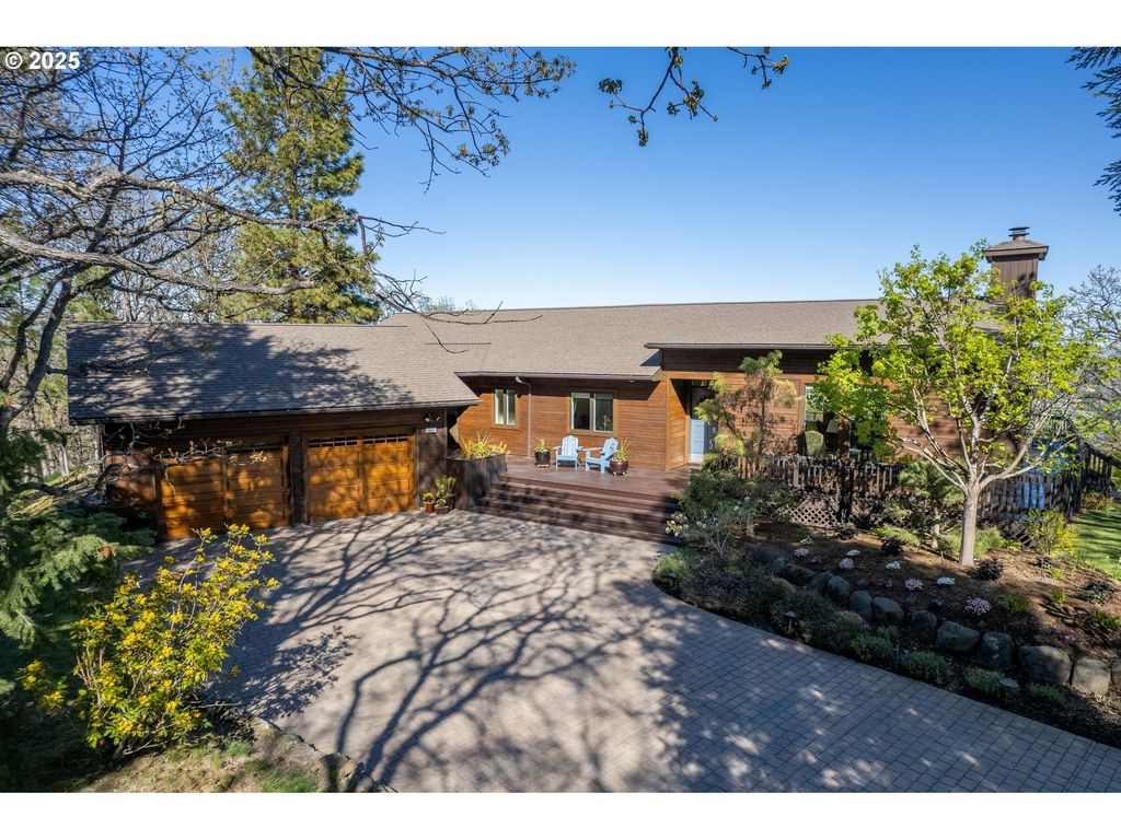 5445 Ayres Way, The Dalles