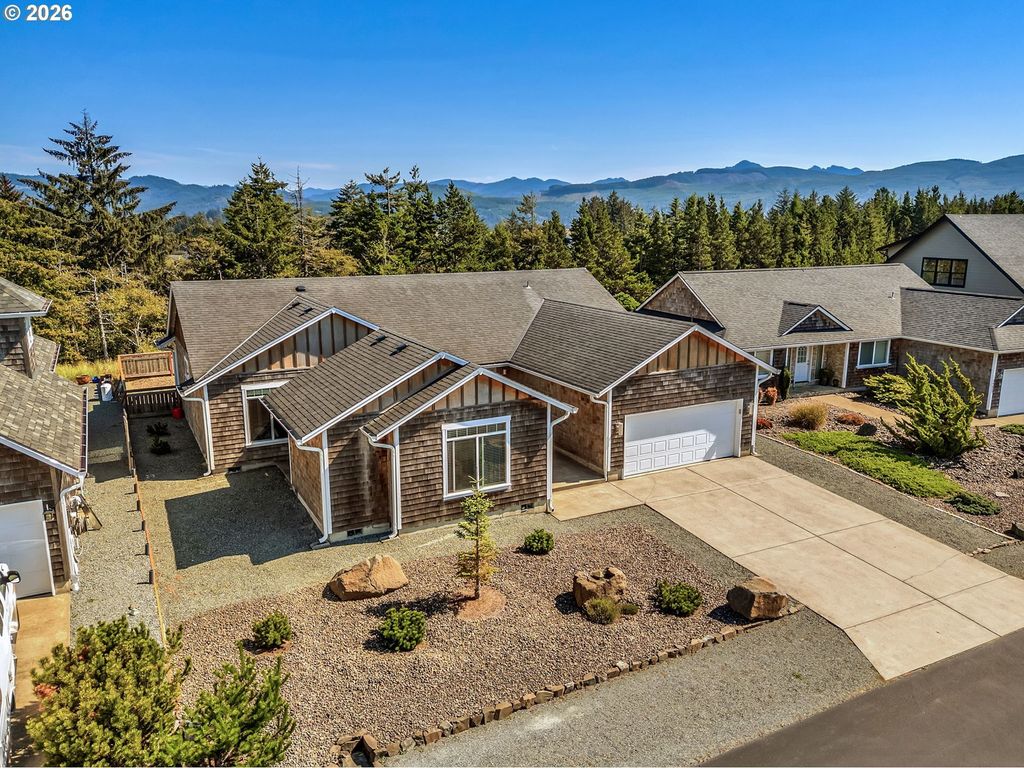 34675 Lodgepole Dr, Manzanita