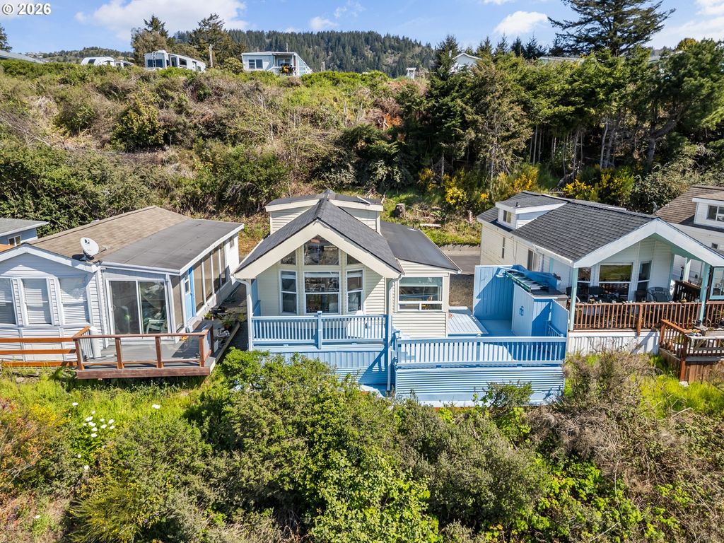16219 Lower Harbor Rd P5, Brookings