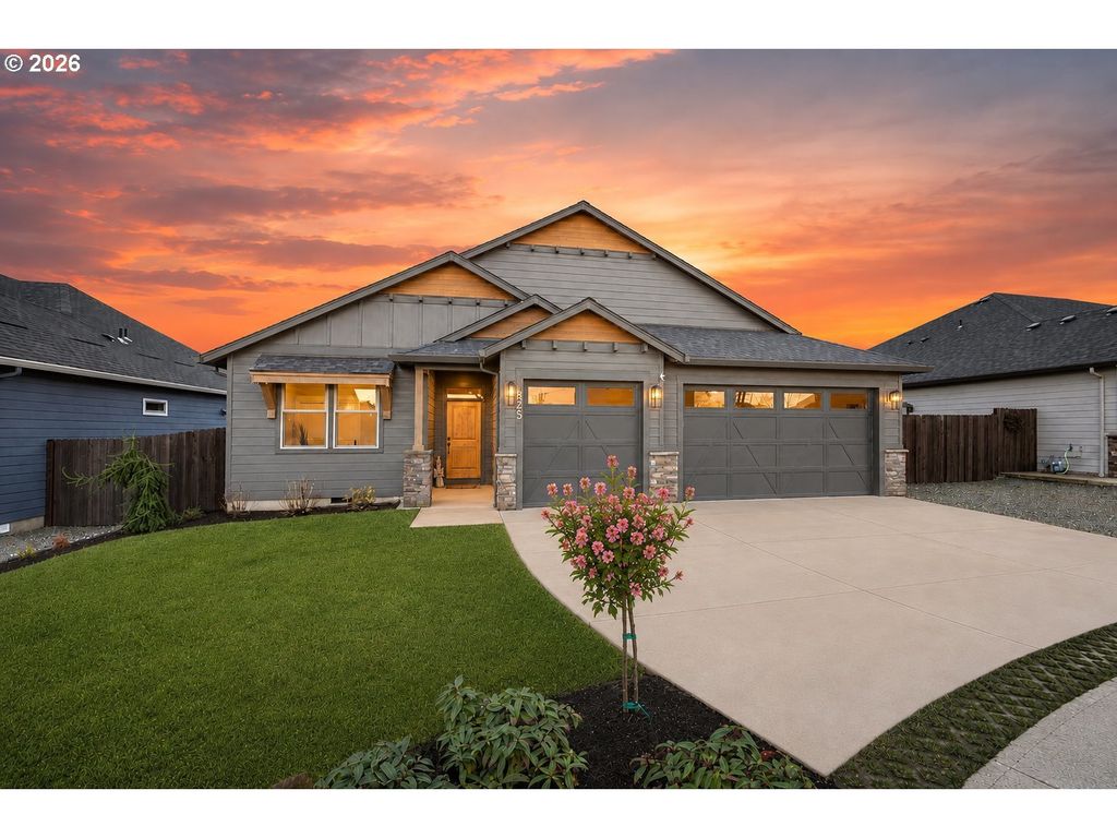 825 S Goose Loop, Ridgefield