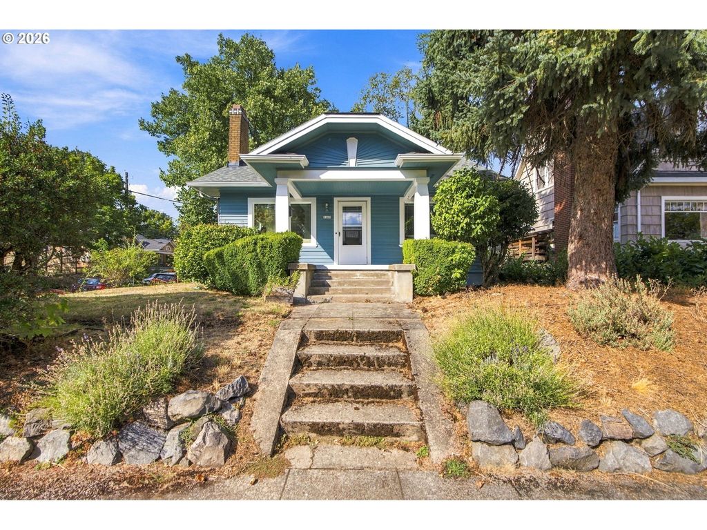 3203 Ne Schuyler St, Portland