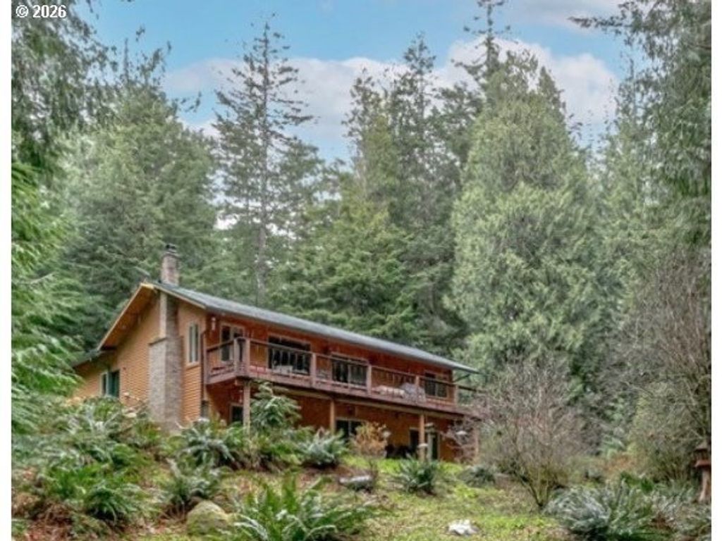 53221 E Marmot Rd, Sandy