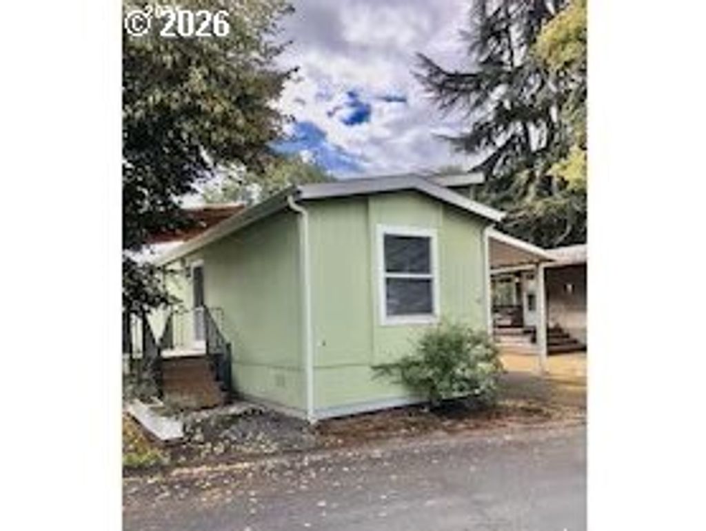 1475 Green Acres Rd 76, Eugene