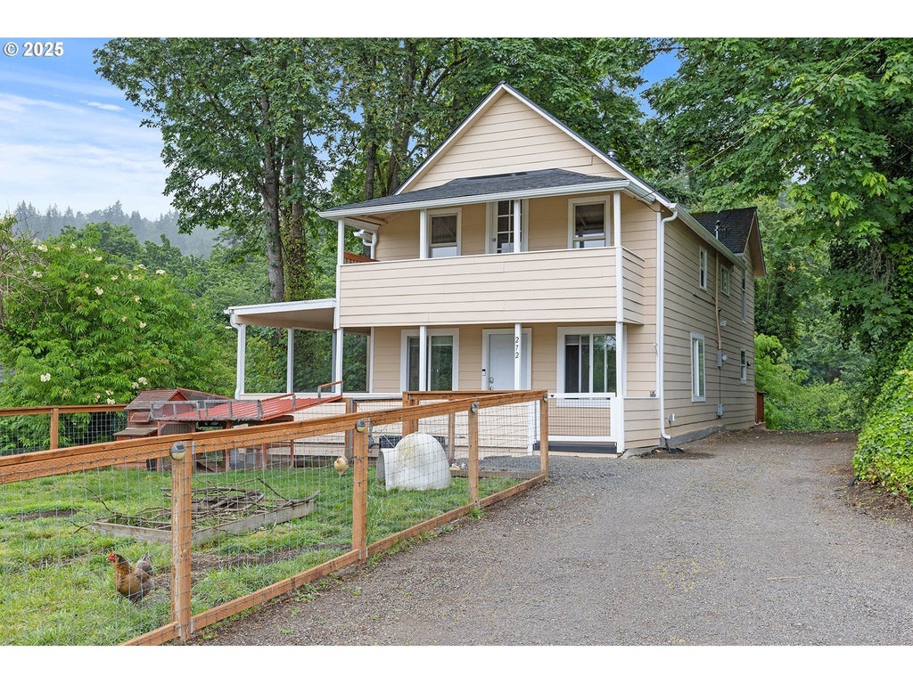 272 Military Rd, Kalama