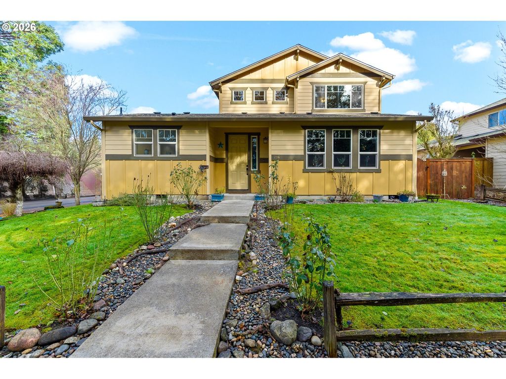 216 Nw 24th St, Battle Ground