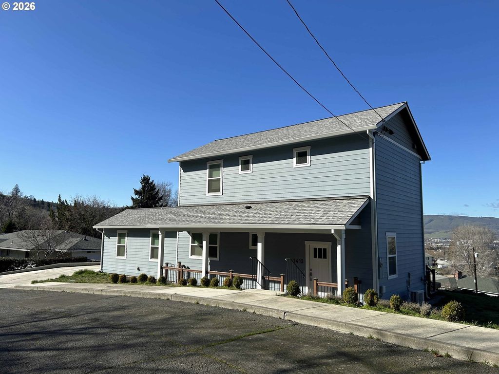 1413 E 16th St, The Dalles