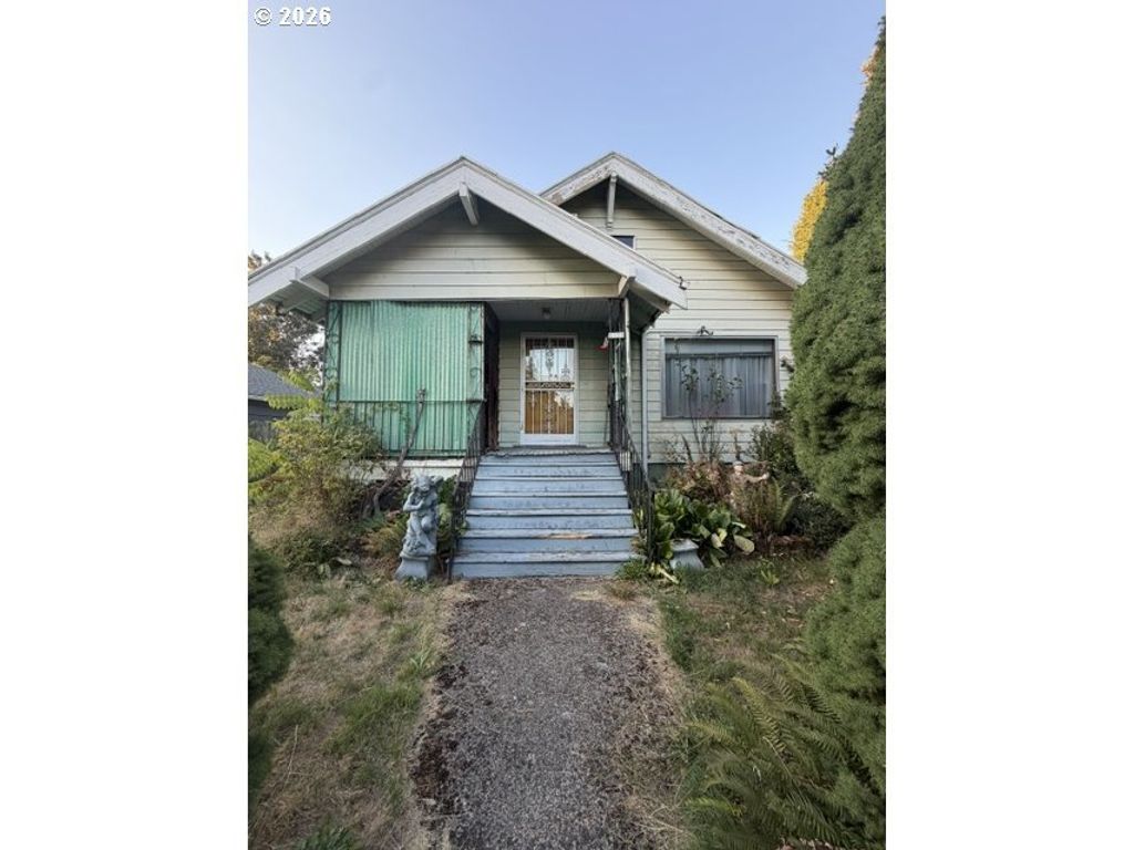 6921 N Swift St, Portland