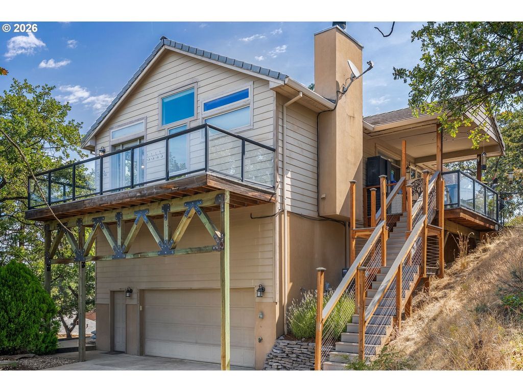 2114 Garrison St, The Dalles