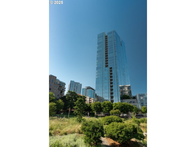 1075 Nw Northrup St 2512, Portland