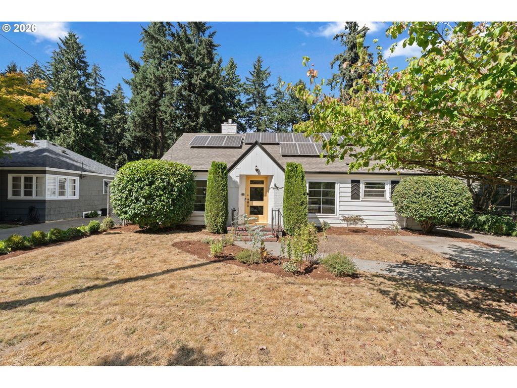 9743 Ne Mason St, Portland