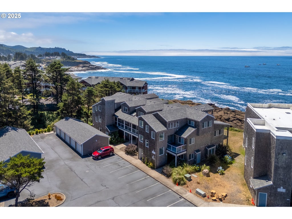 1113 N Highway 101 9, Depoe Bay