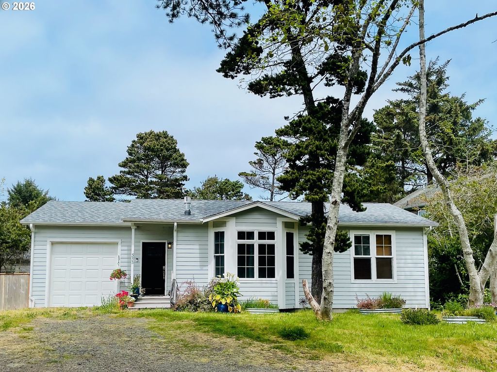 335 Sw South Point St, Depoe Bay