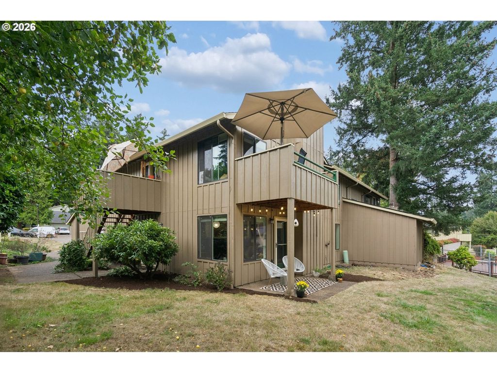 6928 Sw Montauk Cir, Lake Oswego