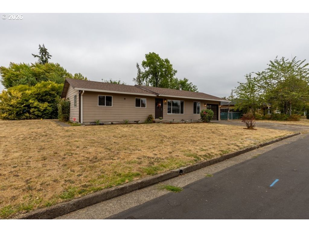 1680 Tudor Way, Albany
