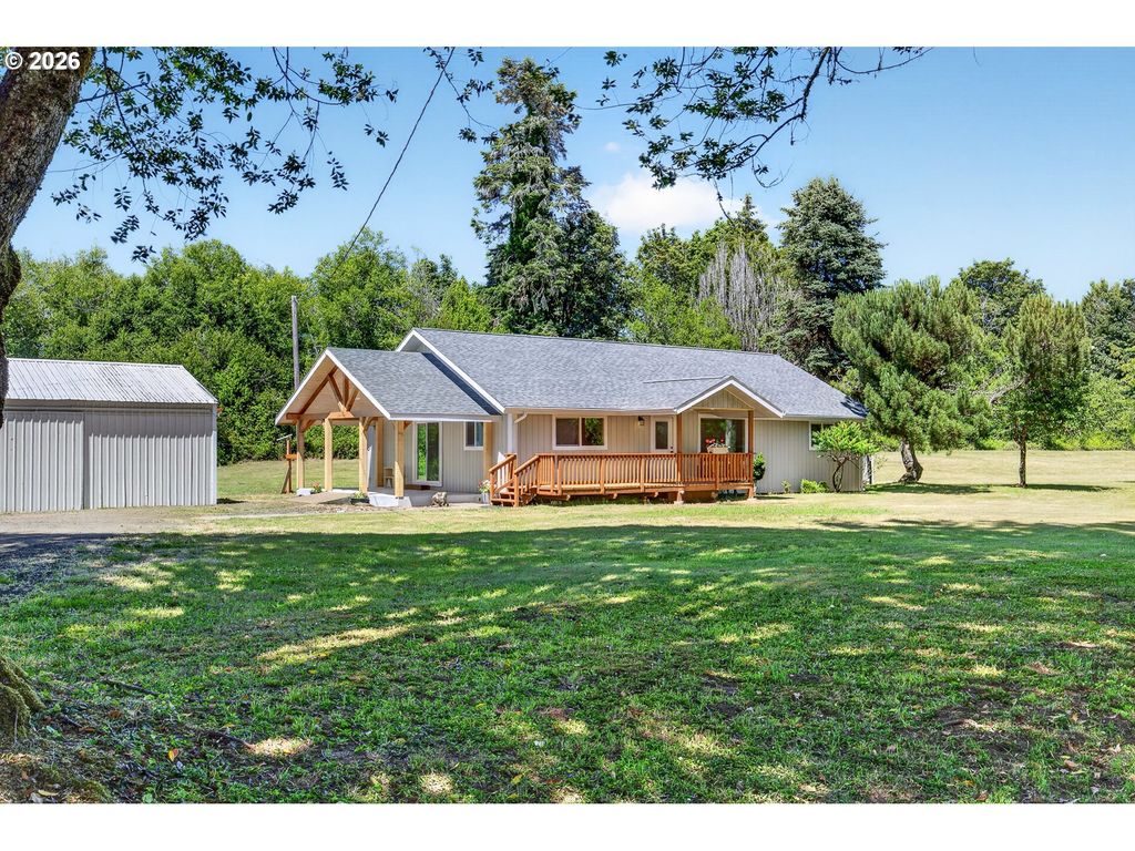 59846 Fairview Rd, Coquille