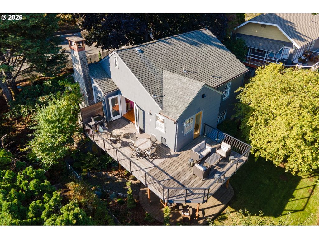 1016 Oak St, Hood River